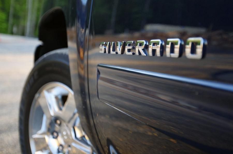  Chevrolet Silverado Hybrid 2010 года  (фото 38 из 44)